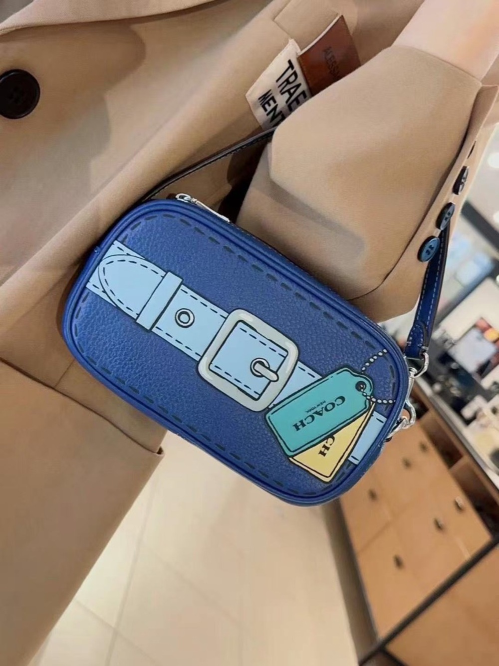 NWT Coach CH363 Jamie Wristlet With Trompe L'oeil Print - Picture 2 of 11